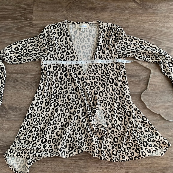Criss Cross Leopard Print Flowy Cardigan - Picture 3 of 5